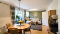 05_Wohn-Esszimmer_Übersicht - Großzügige Wohnung in Potsdam: 3 Zimmer, Balkon & Stellplatz