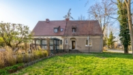 Vor dem Haus 2 - Sanierungsbedürftige Doppelhaushälfte mit großem Garten in Bornim