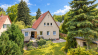 Drohnenbild mit Blick auf das Haus - Haus + Bungalow mit vielen Gestaltungsmöglichkeiten & weiterem Baufeld in Potsdam