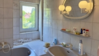 Badezimmer - EFH mit zusätzlichem Bungalow, weiterem Baufeld am Wald in Potsdam