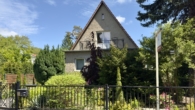 Ansicht von der Straße - EFH mit zusätzlichem Bungalow, weiterem Baufeld am Wald in Potsdam