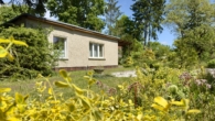 Blick auf den Bungalow - EFH mit zusätzlichem Bungalow, weiterem Baufeld am Wald in Potsdam