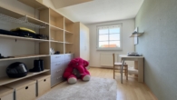 OG Zimmer 1 - Modernisiertes Haus mit Traumgarten & zusätzlichem Baulandpotenzial