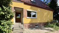 Seiteneingang - Bewährtes Handwerk trifft moderne Technik – Ihr zukunftssicheres Zuhause mit Charakter