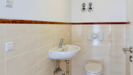 13_Gaeste-WC - Ruhig wohnen, zentral leben – 4 Zimmer mit Charakter, großem Balkon & Stellplatz im Innenhof