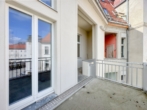 Balkon mit Blick zur Loggia - Großzügigkeit, Eleganz und zeitlose Architektur auf höchstem Niveau