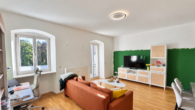 Wohnzimmer 1 - Altbaujuwel im Herzen Potsdams – mit Balkon und überdachter Loggia