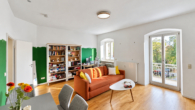 Wohnzimmer 3 - Altbaujuwel im Herzen Potsdams – mit Balkon und überdachter Loggia