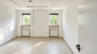Raum 4 - Original - Ideal geschnittene Gewerbeeinheit in ansprechenden Jugendstilhaus