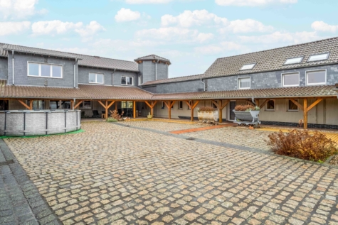 Mehrgenerationenhof – Hochwertiger 3-Seitenhof mit verschiedenen Wohnbereichen, 04916 Schönewalde, Einfamilienhaus