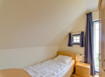 OG - Schlafzimmer 1 - Insel Hiddensee – Ferienhaus DHH 2 Gehminuten vom Strand