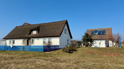 Insel Hiddensee – 2 Häuser – ein Preis – in Neuendorf, 18565 Insel Hiddensee OT Neuendorf, Einfamilienhaus